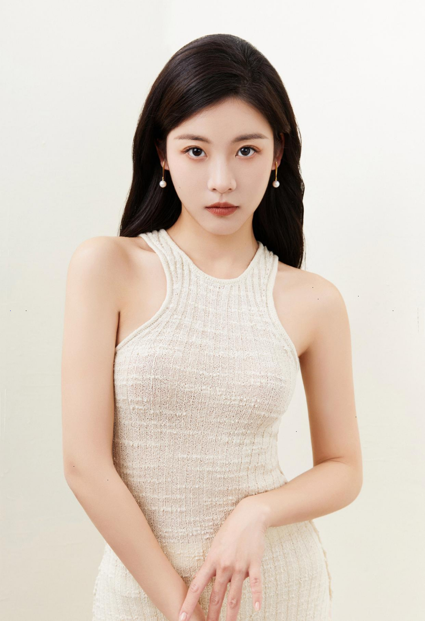 孙芮简约穿搭勾勒曼妙身姿