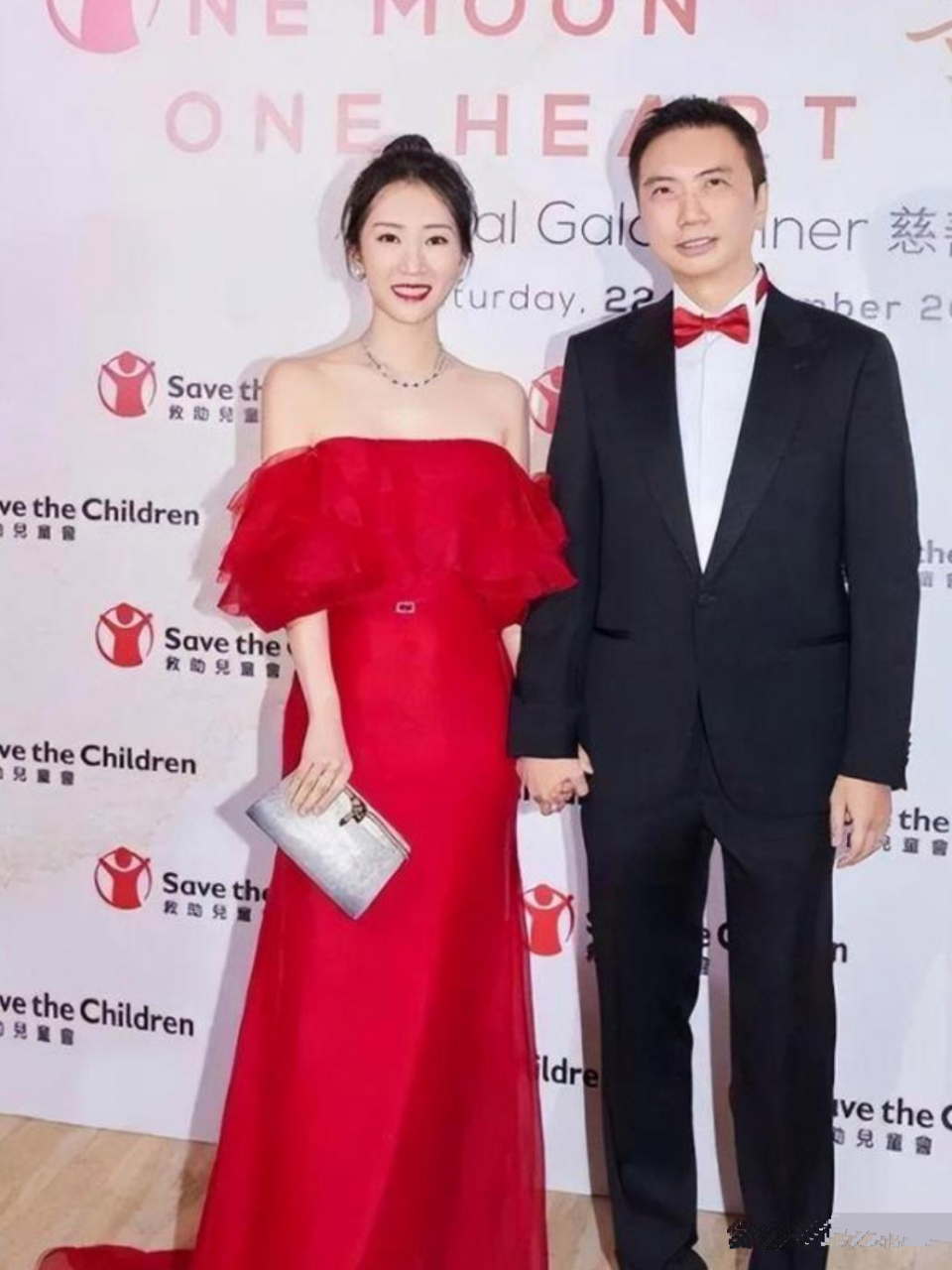 李念的老公真是个完美人选:哈佛毕业,个子高长得帅,还特别有钱