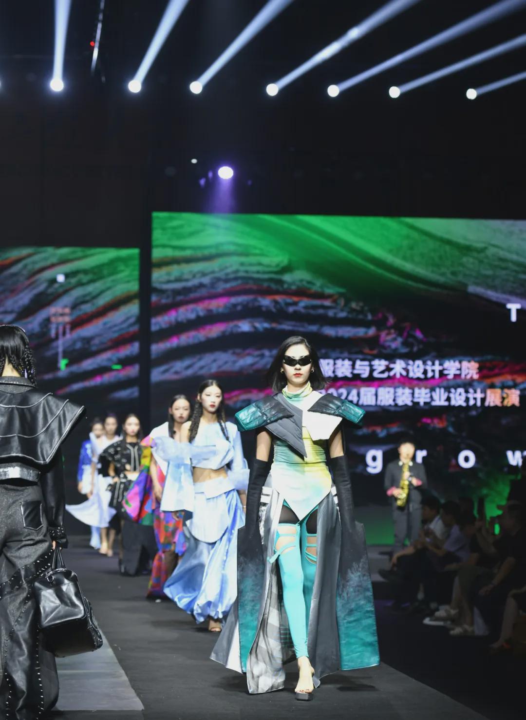 西安工程大学举行时尚创意研究院揭牌仪式暨毕业设计作品展演活动