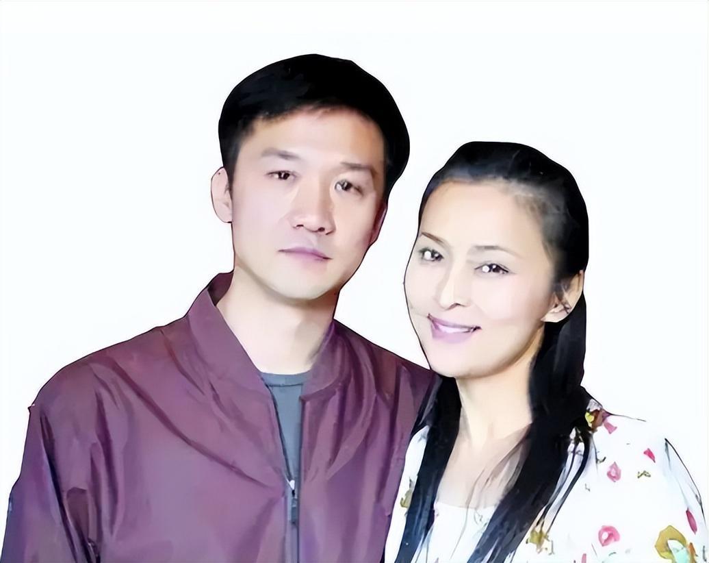 黄志忠的现任妻子图片