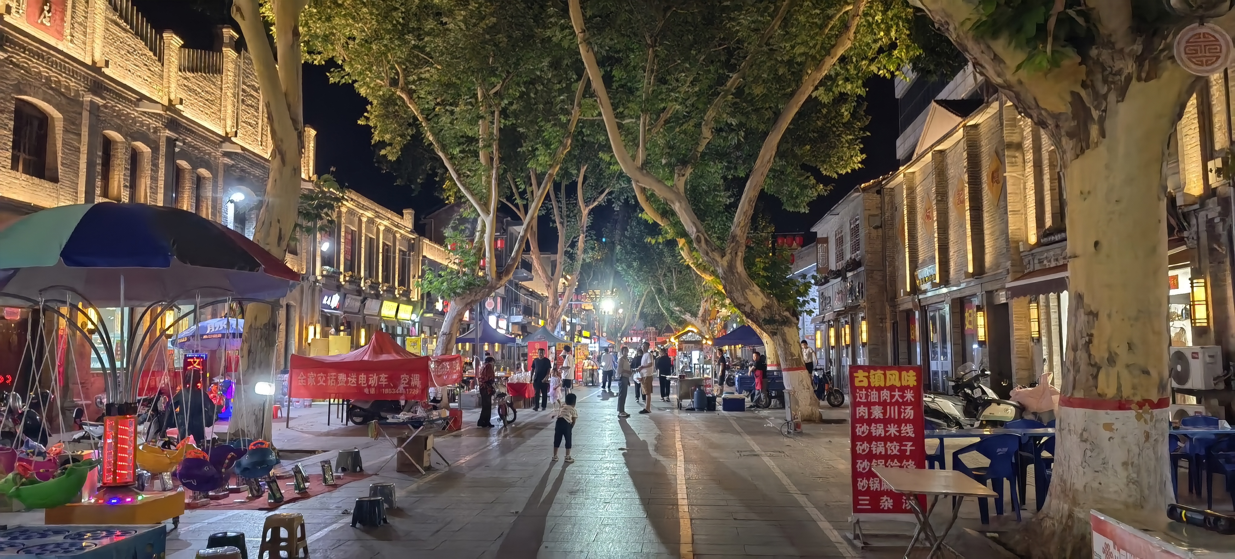 晋城市人民广场南大街夜市,同质化严重,各地几乎一样!