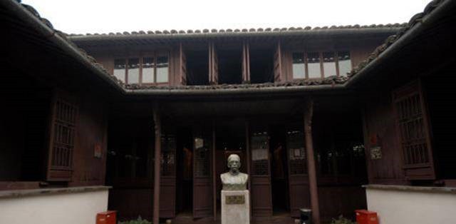 国学大师王国维51岁沉湖自尽,留下8个子女,如今现状如何