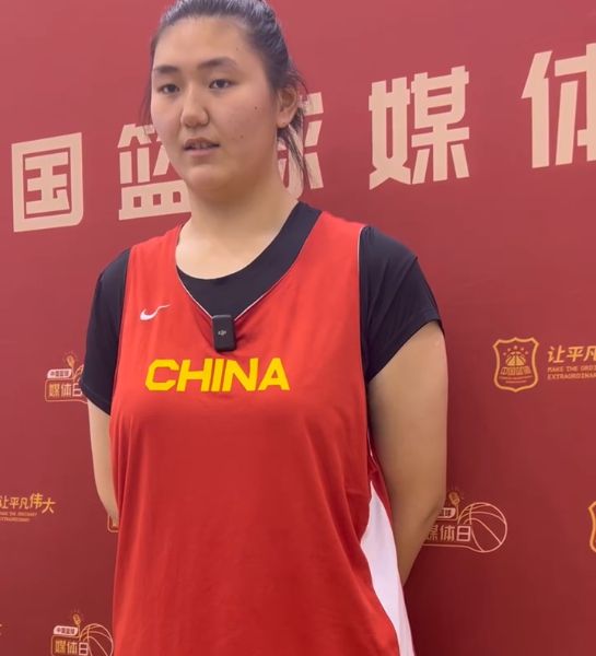 17 岁篮球女孩张子宇国际大赛首秀,她能否延续统治表现?