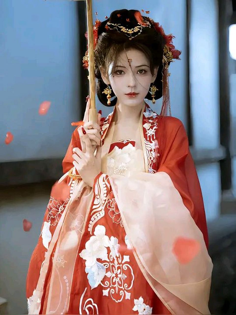 张予曦一袭红衣造型,惊艳!