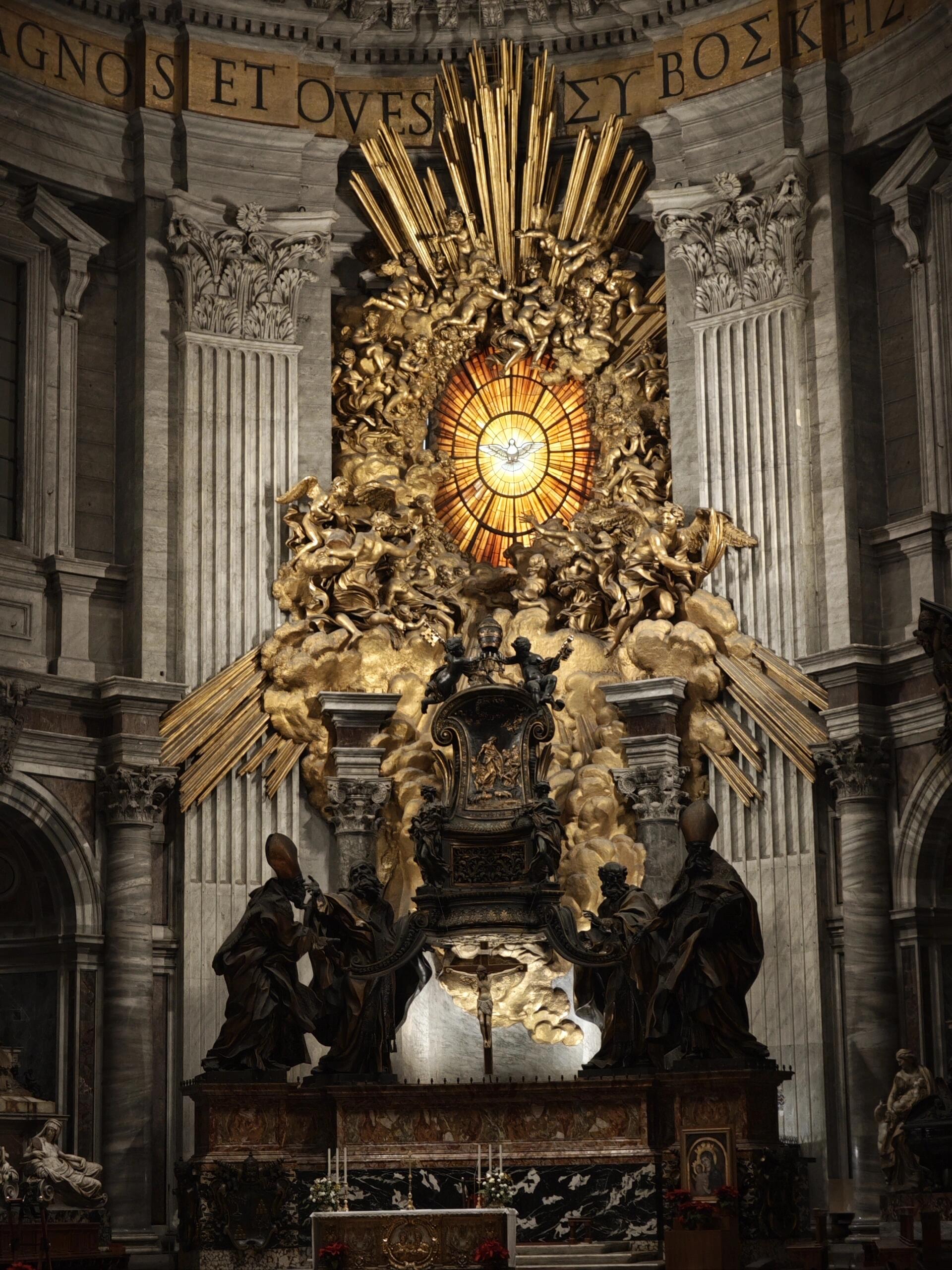 去梵蒂冈前,你一定要知道这段历史 圣彼得大教堂是世界上最大的教堂.