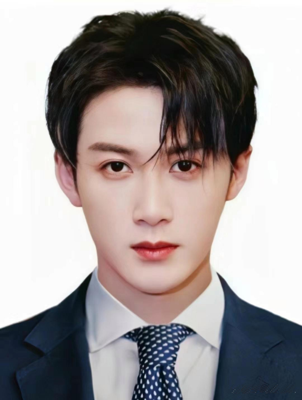 我们来看看国内一些男明星的证件照有多帅吧,每个人的证件照都有自己