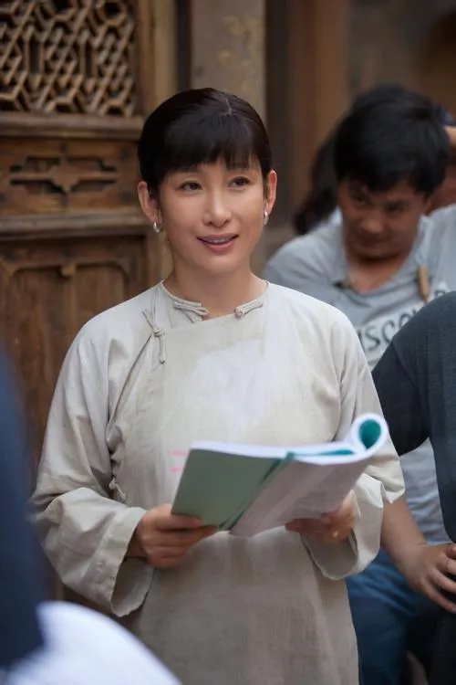 秦海璐曾回忆:"当年我和朋友一起去见某位导演,聊完走了发现东西忘在