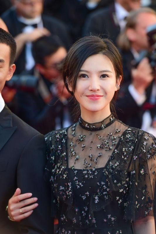 杨子姗:与乔杉"姗杉来迟"太辣眼!与赵又廷"极光之恋"太互虐