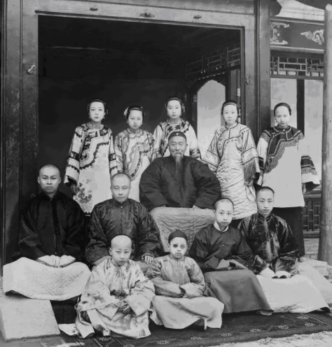 李鸿章家族后人成就如何?个个人中龙凤,有三位亿万富豪