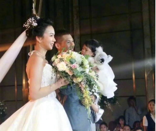 奥运冠军张成龙:被白富美苦苦倒追,在老婆家人帮助下现身家上亿