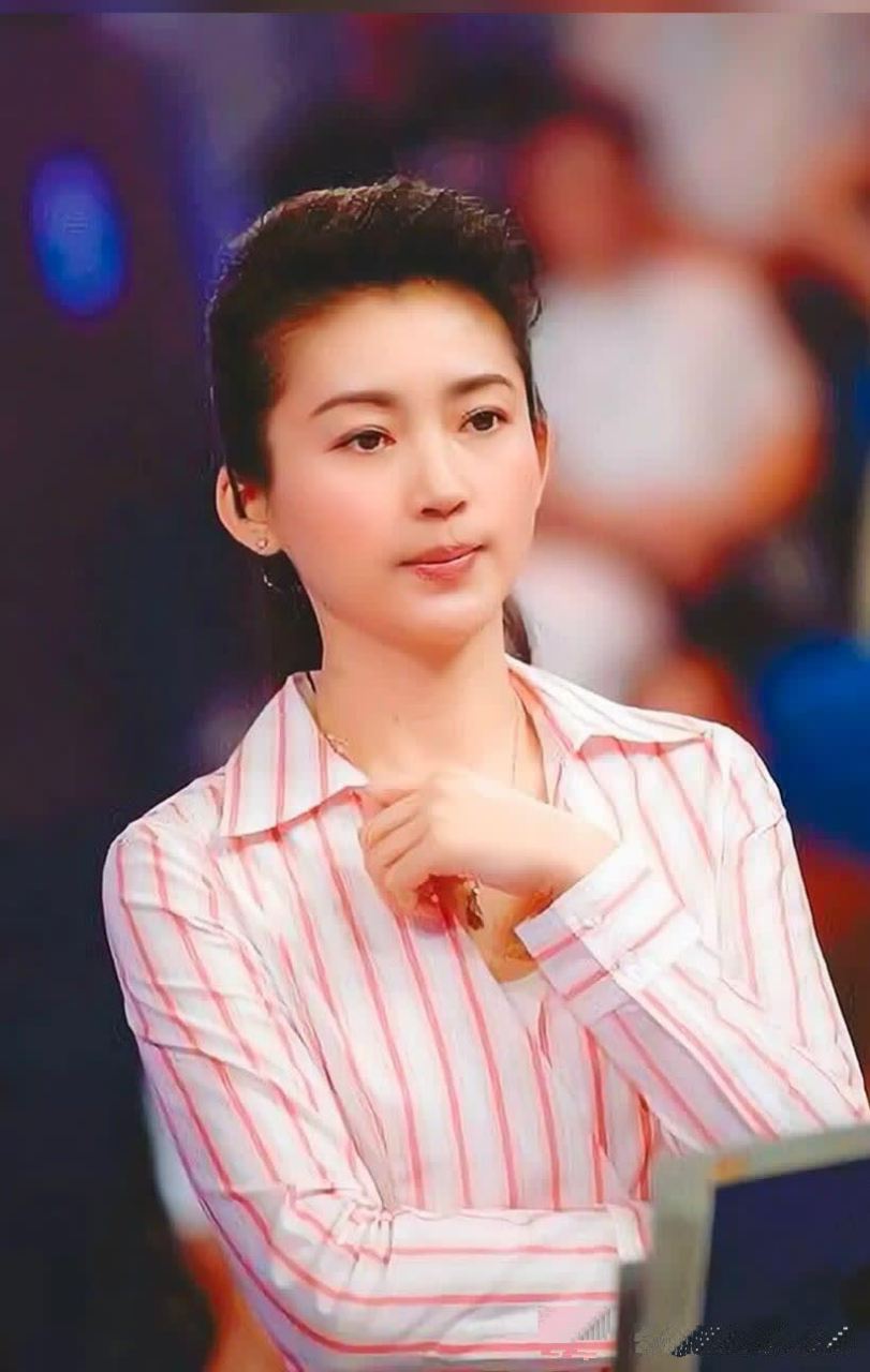 主持人王小丫