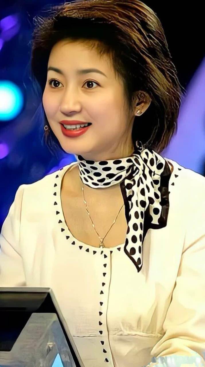 主持人王小丫