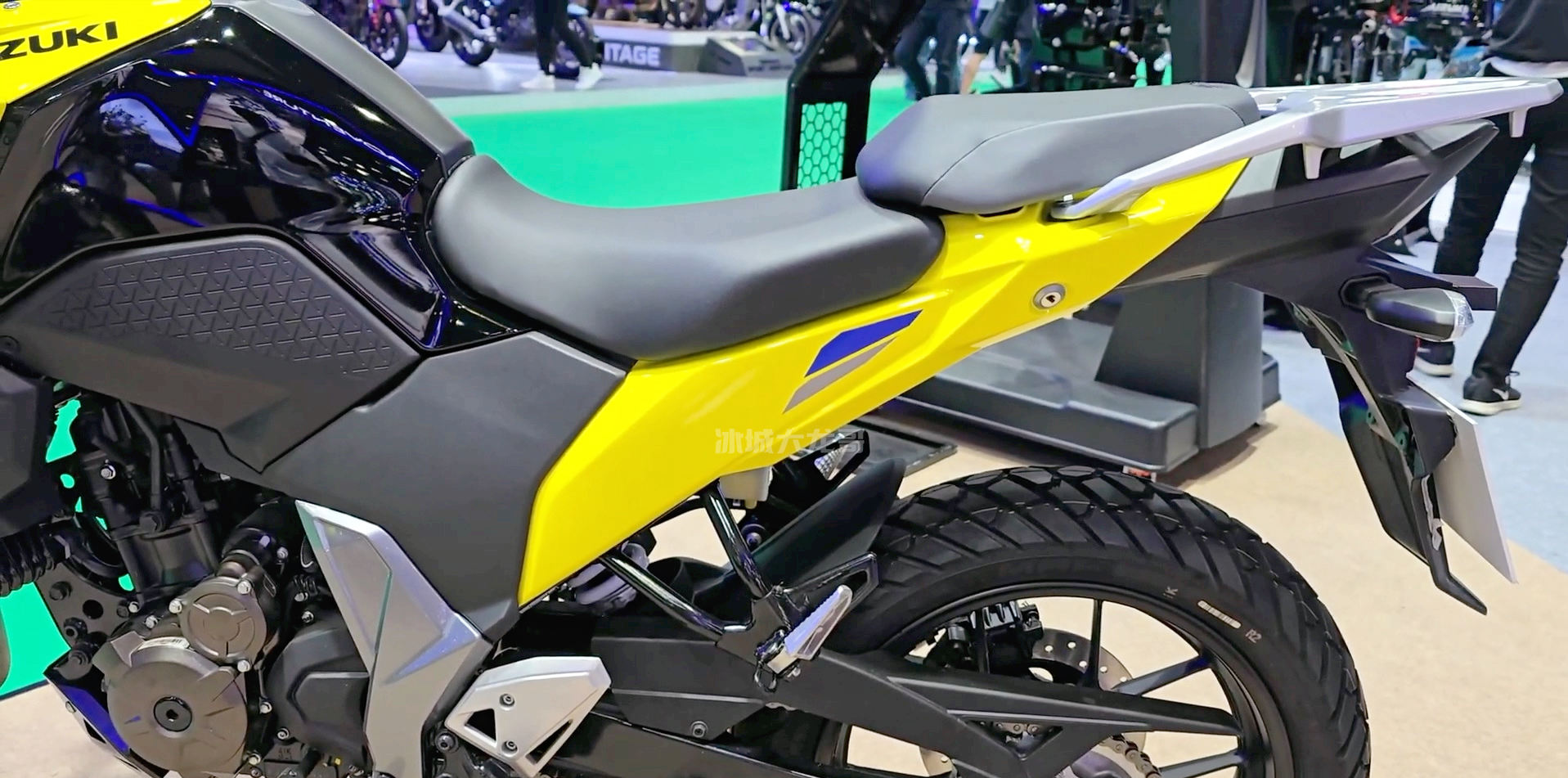 铃木 vstrom sx 250 休旅摩托车震