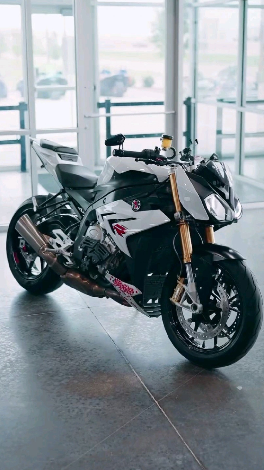 老款的宝马单r大小眼