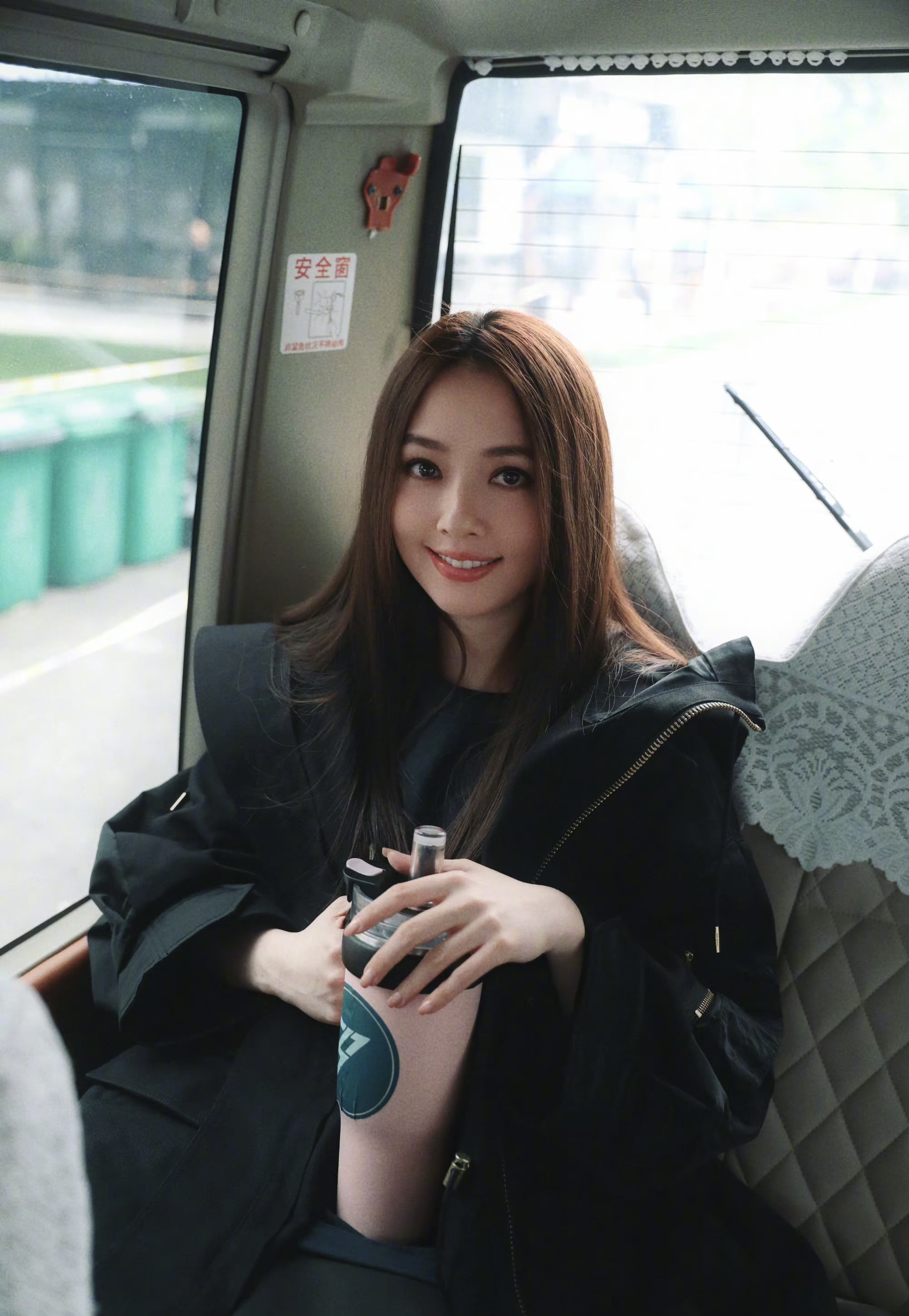 郭碧婷发乘风毕业微博向佐第一时间评论表白老婆他是不是时刻监视