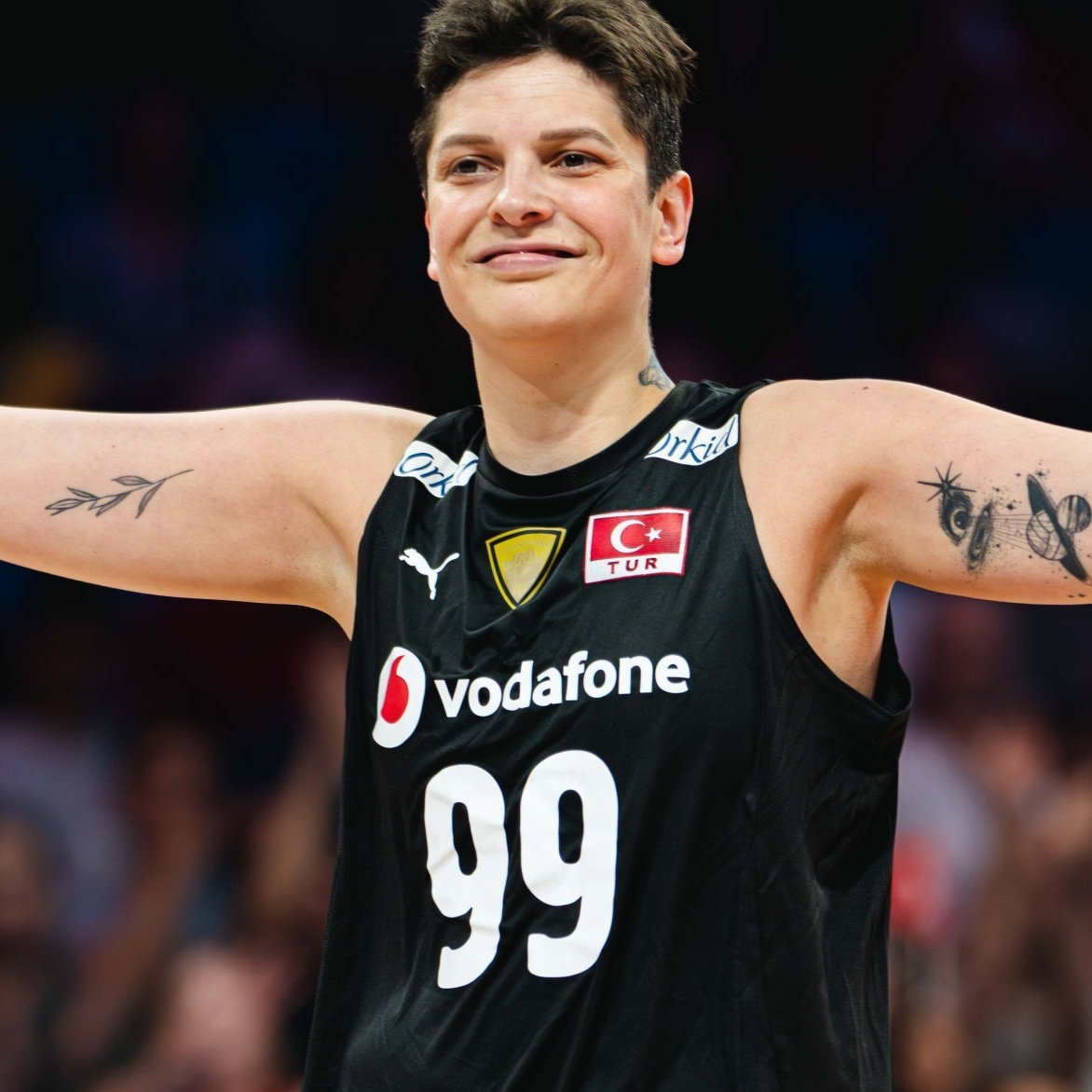 表弟卡拉库尔特快要变成过街老鼠,人人喊打了