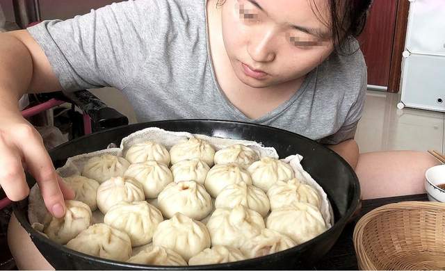 回顾:30岁女子爱吃自制包子,2年后患癌,坦言:早有异常,我没重视