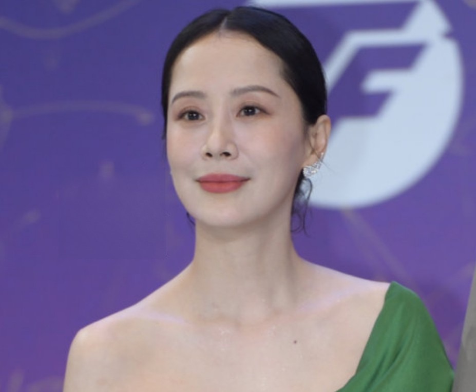 海清和吴越同框,一个自然美,一个"医美"明显,生动演绎差别