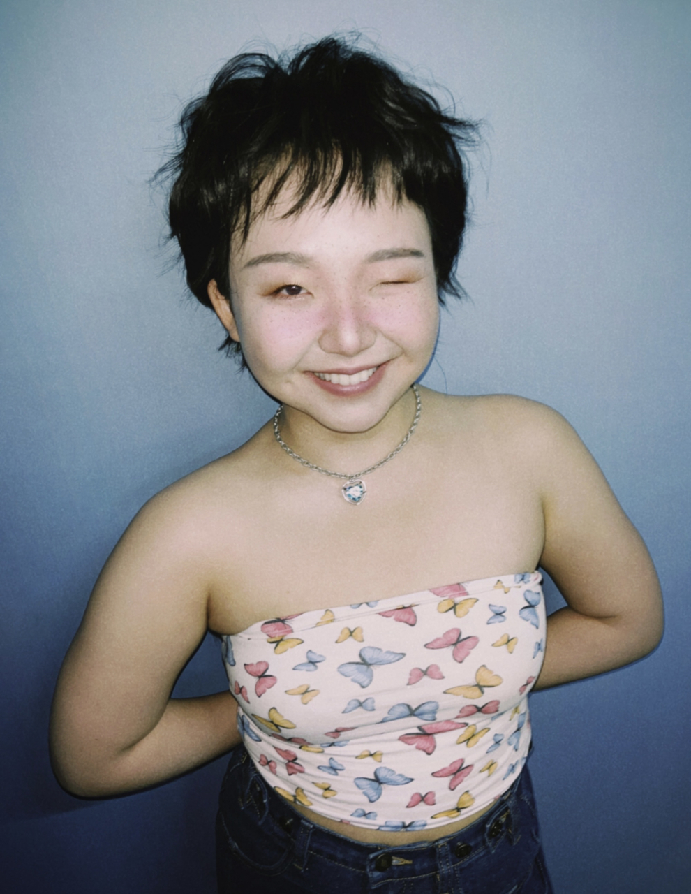 辣目洋子颜值一般,身材一般,她是怎么做到如此自信的.