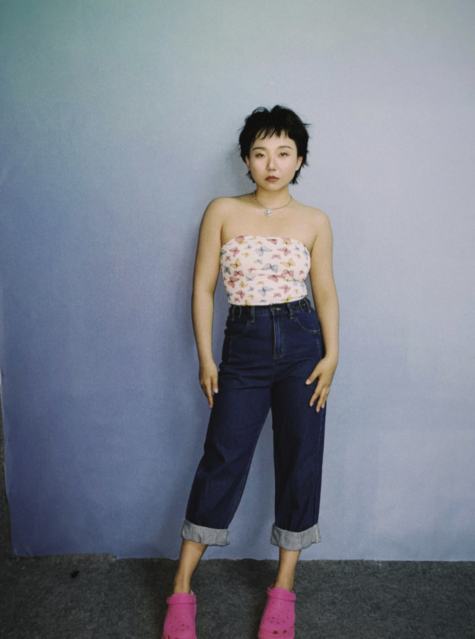 辣目洋子颜值一般,身材一般,她是怎么做到如此自信的.
