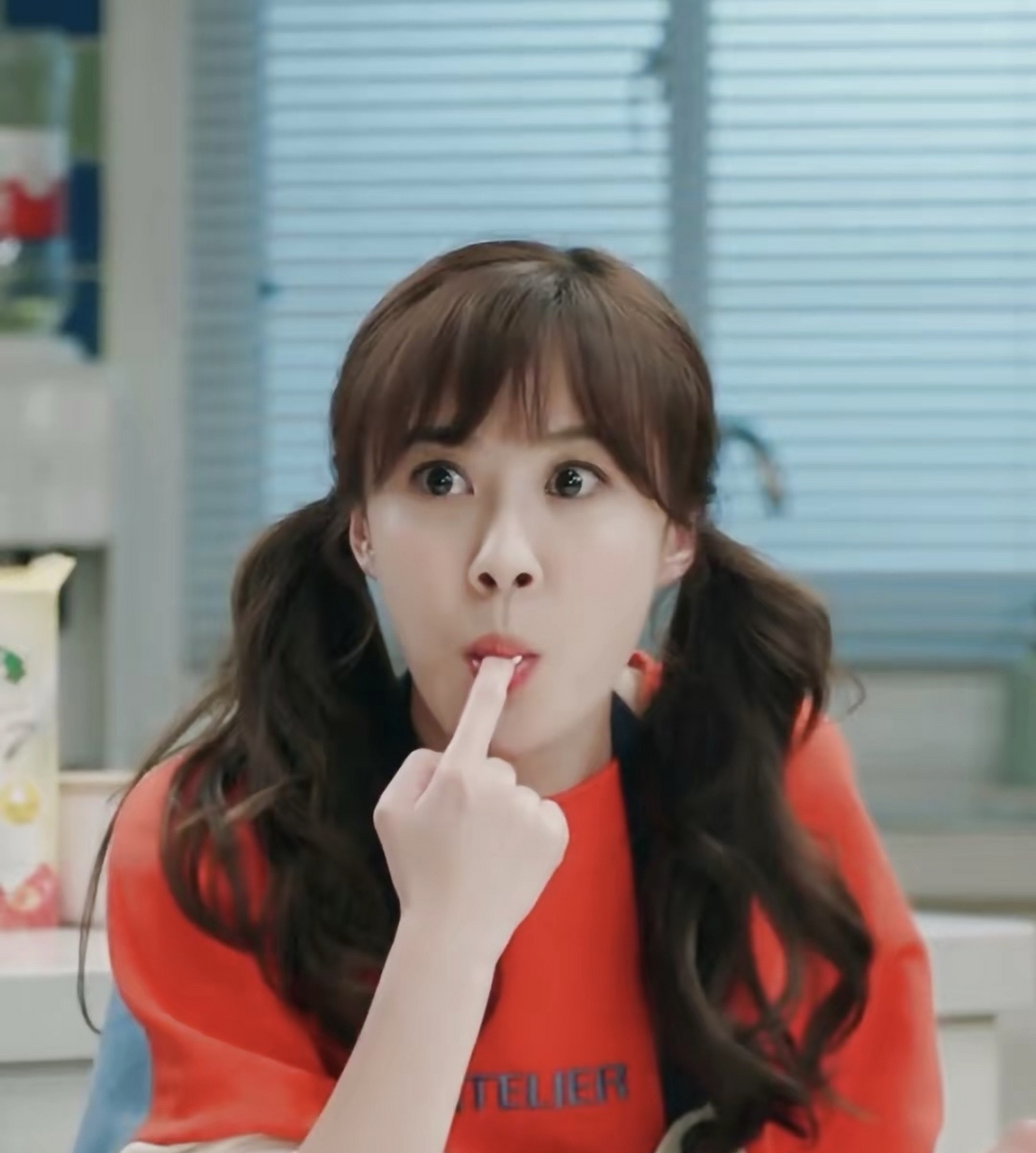 论甜妹,还得看《爱情公寓》里的陈美嘉.
