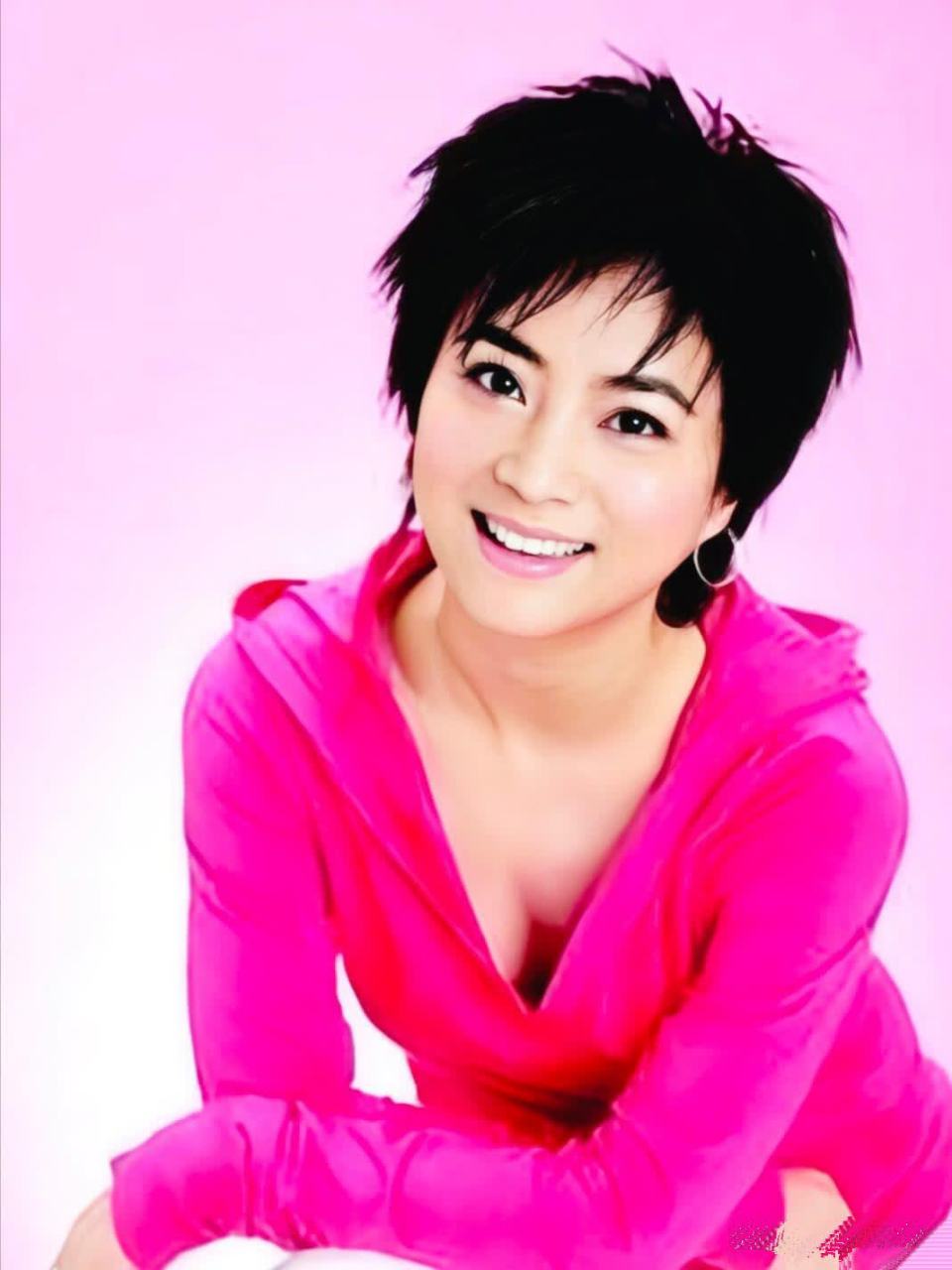 李玲玉,中国内地女歌手,演员.