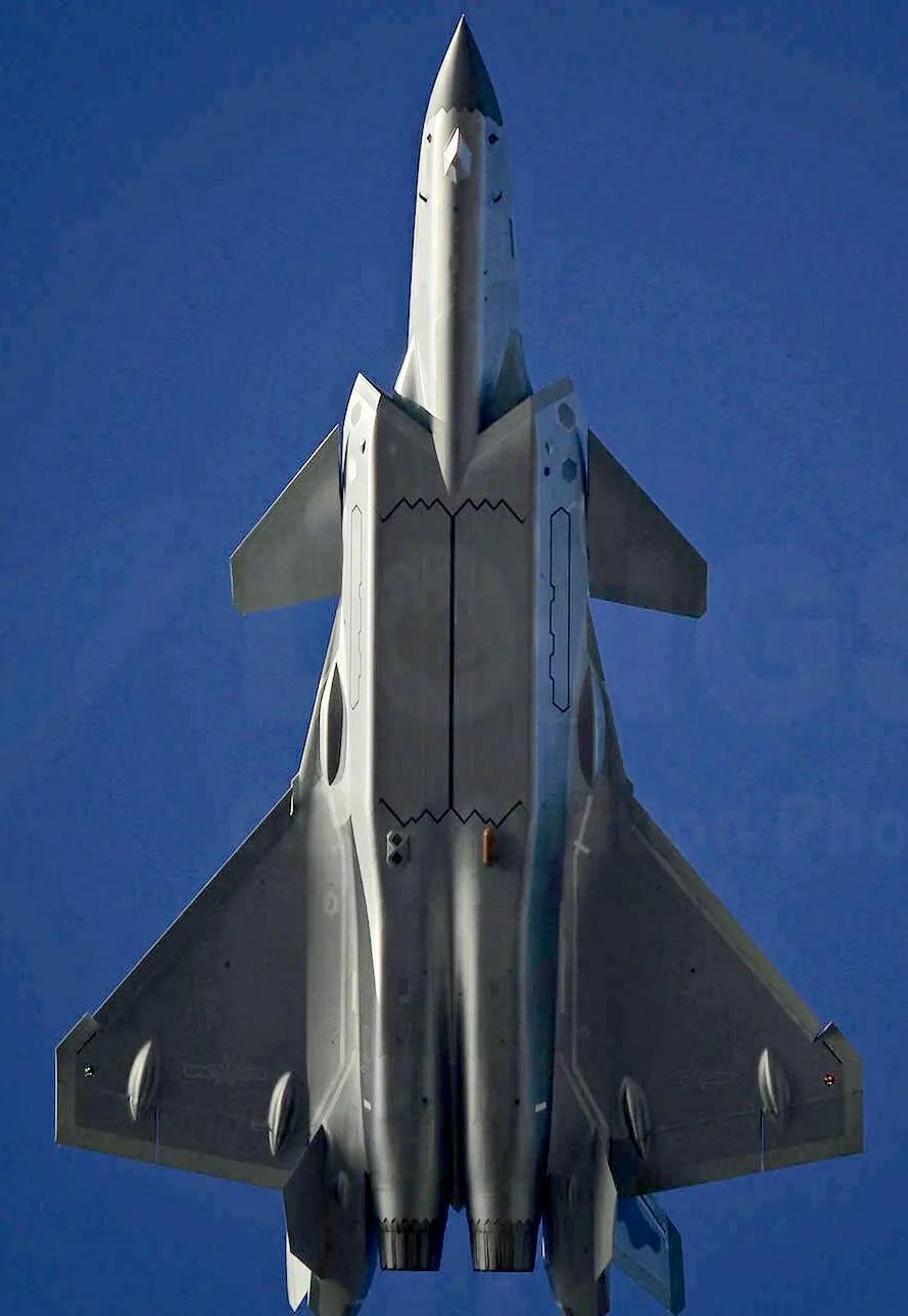 歼20威龙战斗机是中航工业成都飞机工业集团公司1997年开始研制的第