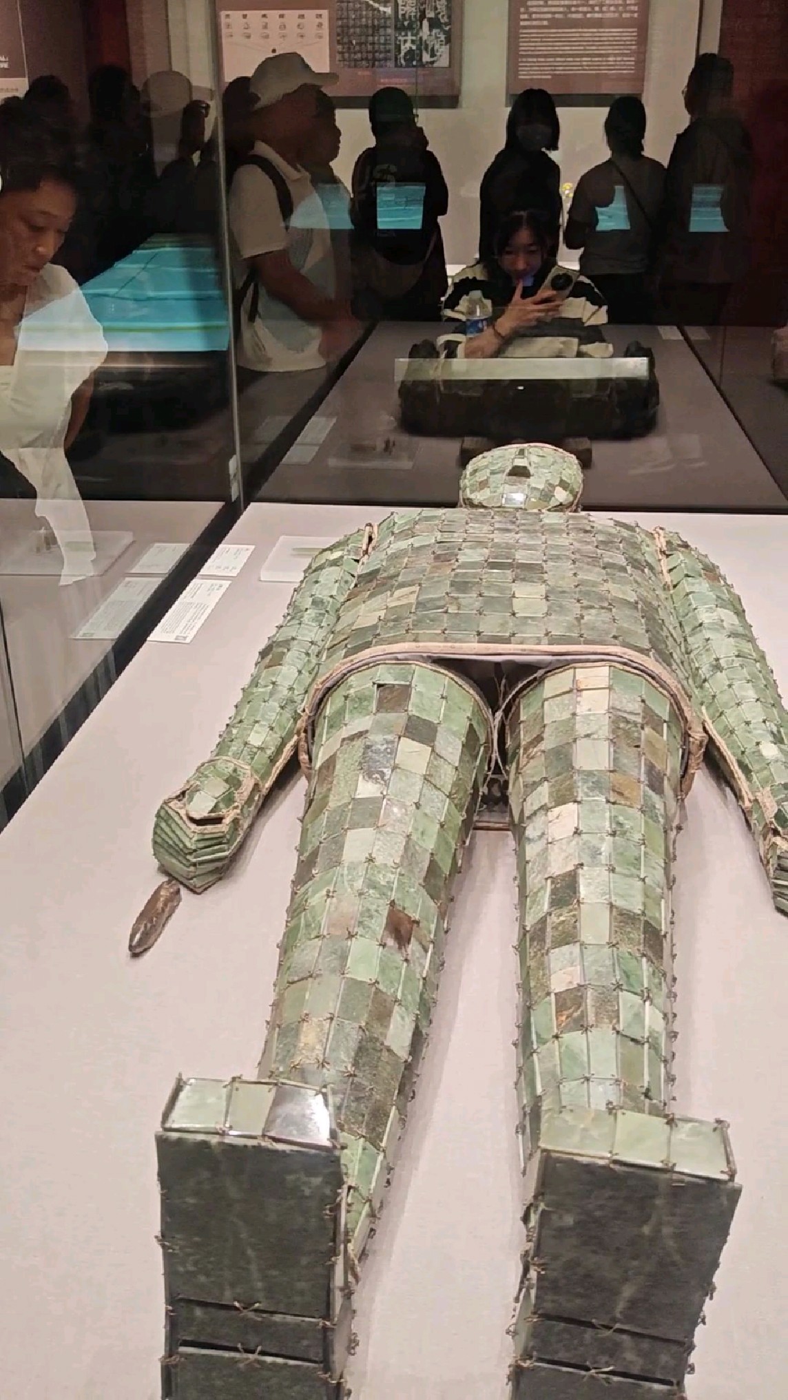 河南博物院的镇馆之宝,金缕玉衣