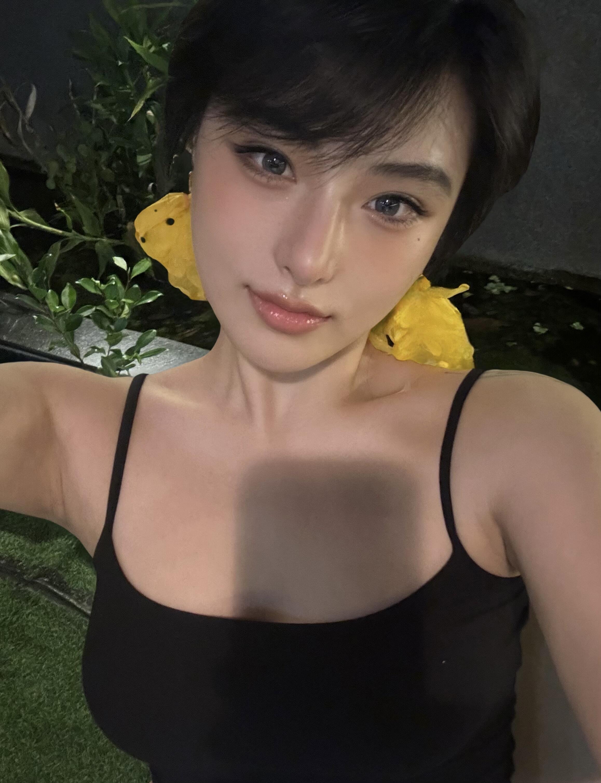 小红书上,我燃烧梦想,稳固前行#美女# #清纯甜美女孩# #养眼美女