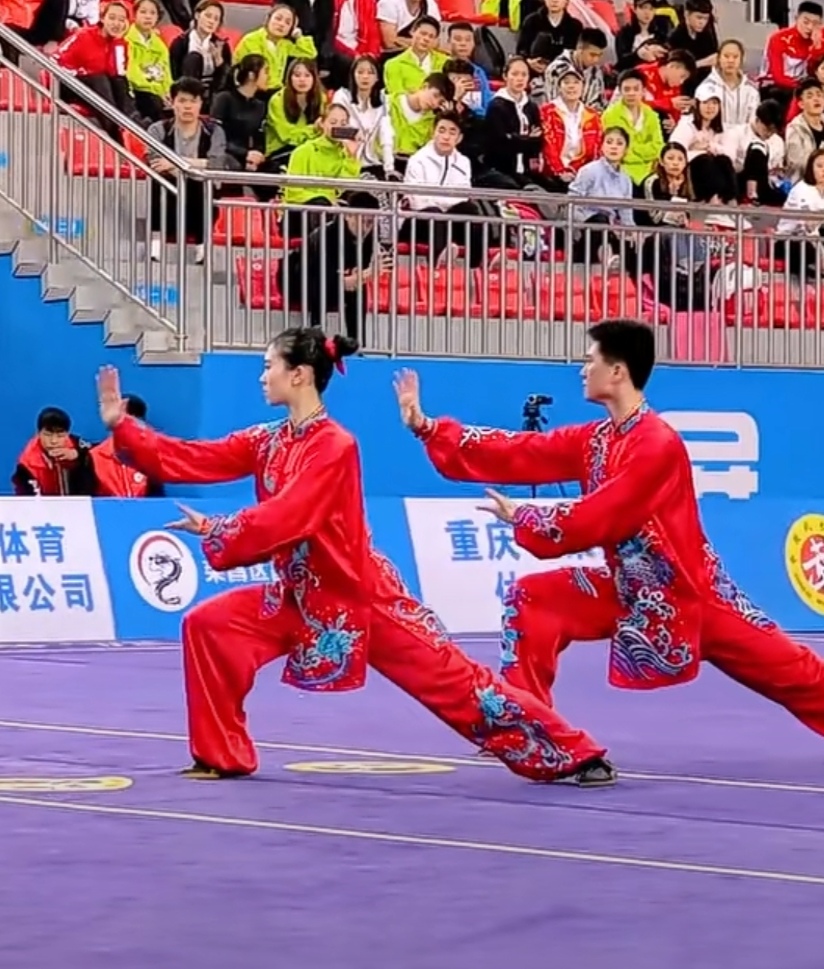 不知何时起,也不知和哪个大当家的,终于把太极武术变成了太极舞蹈