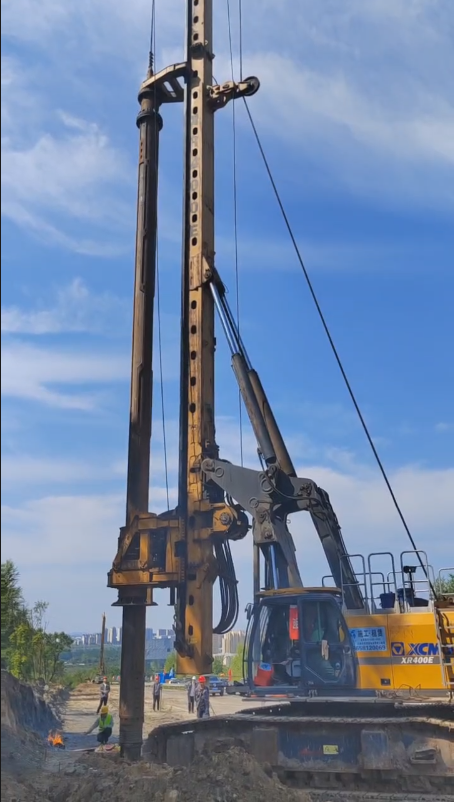 徐工400e旋挖钻机工地打桩施工第一天