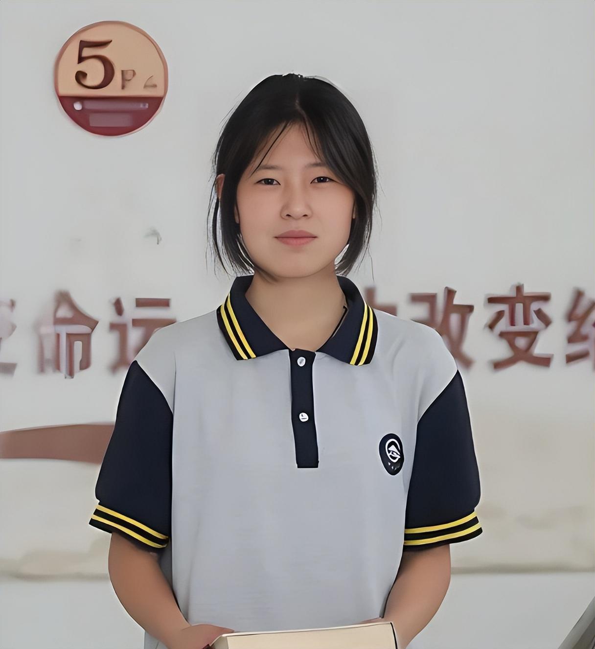 在诗词界,我可能是第一个写诗支持姜萍的