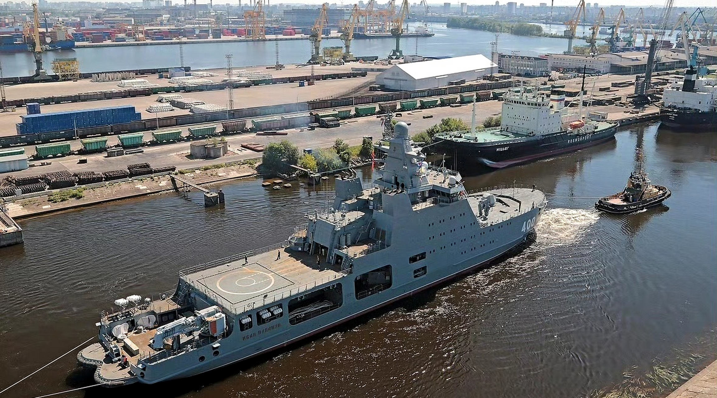 俄罗斯海军23550型多功能破冰巡逻舰首舰"伊万·帕帕宁"号离开