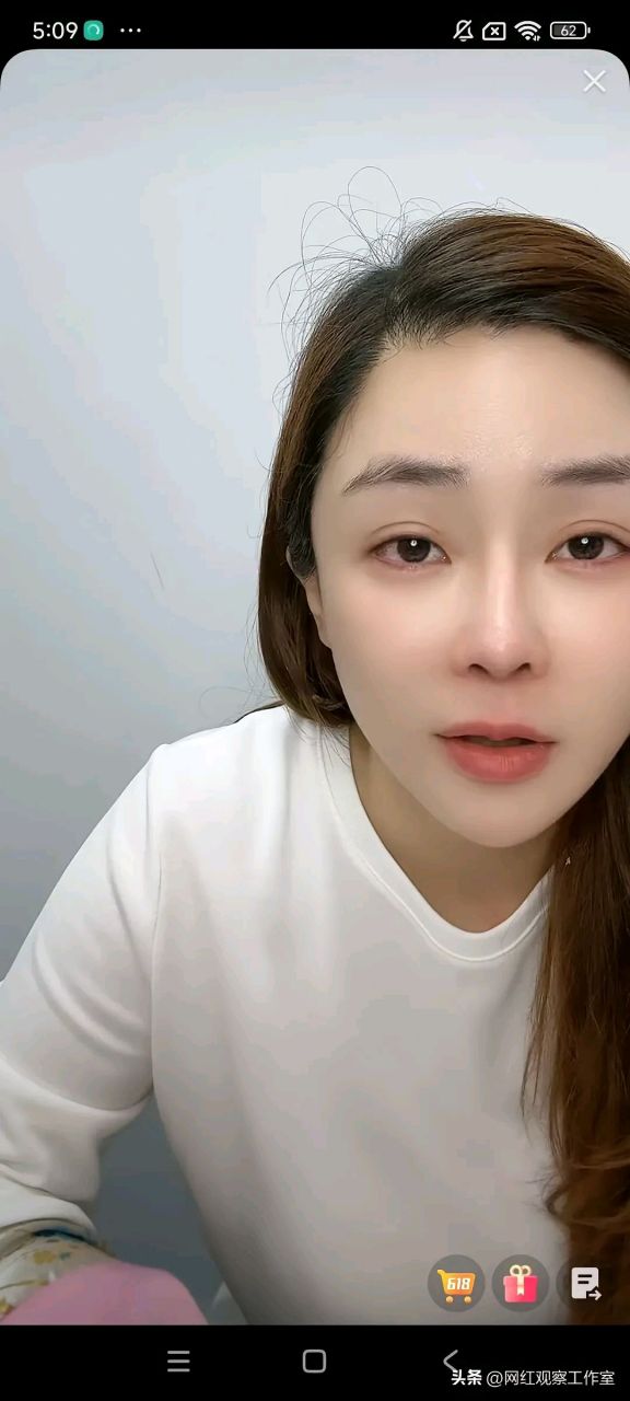 原来是徒弟蛋蛋"胆大包天",在师傅面前就敢拿辛巴和其他美女开玩笑