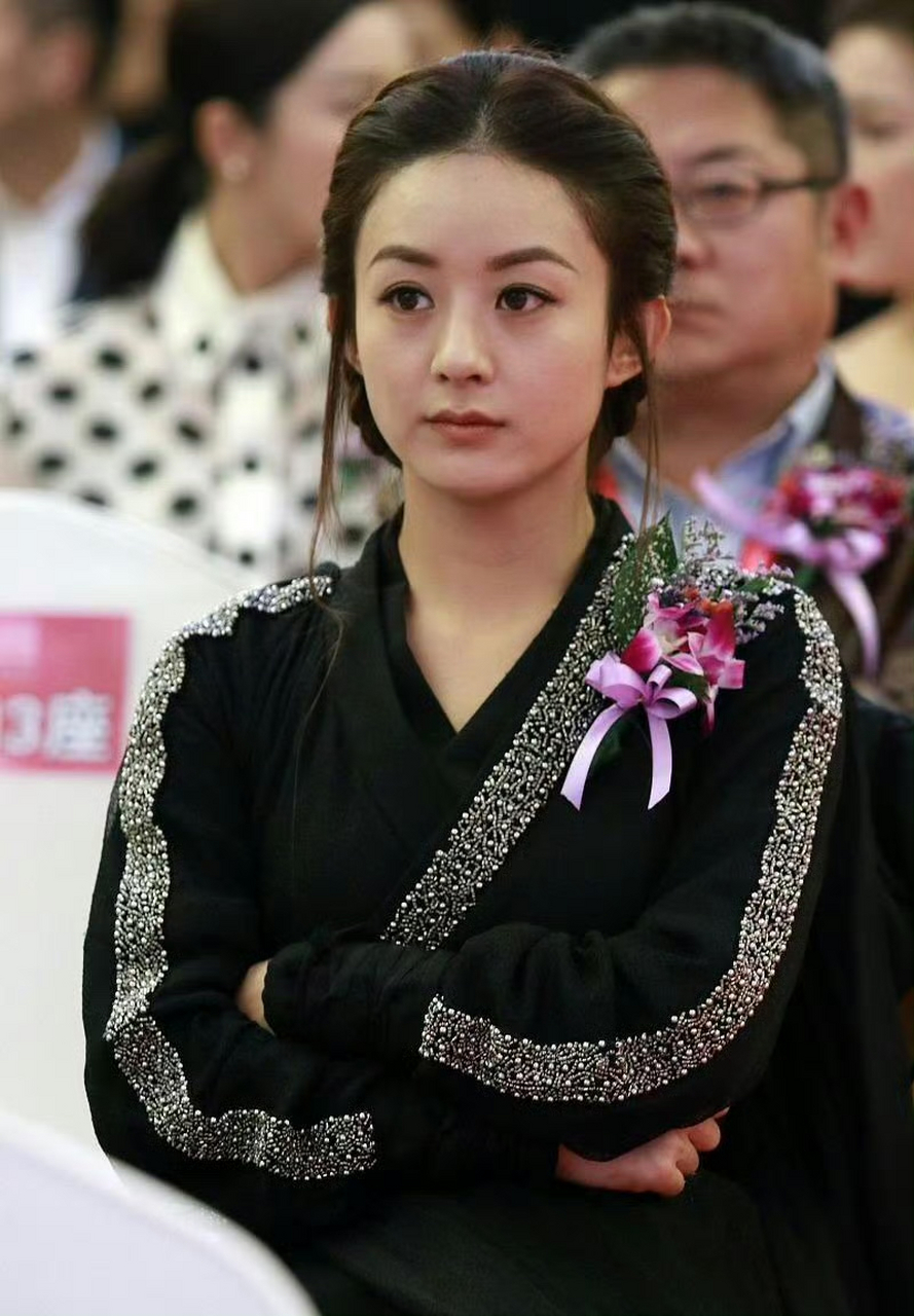 穿着戏服去领奖,赵丽颖算是第一人了吧 #动态连更挑战