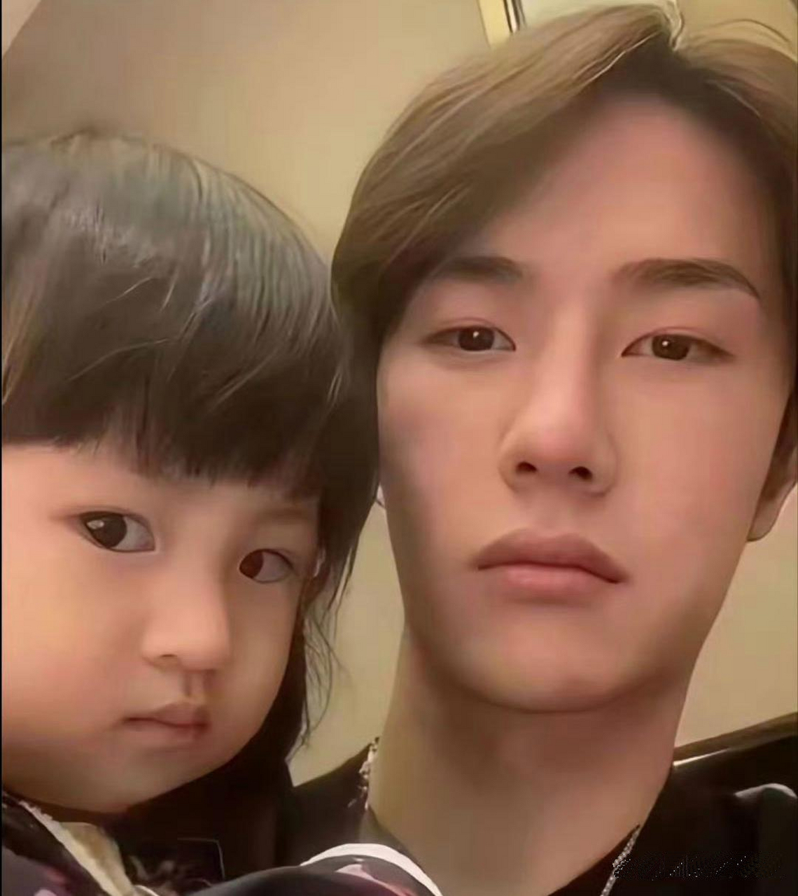 王一博的外甥女超级可爱,真不愧是一家人,颜值都很高