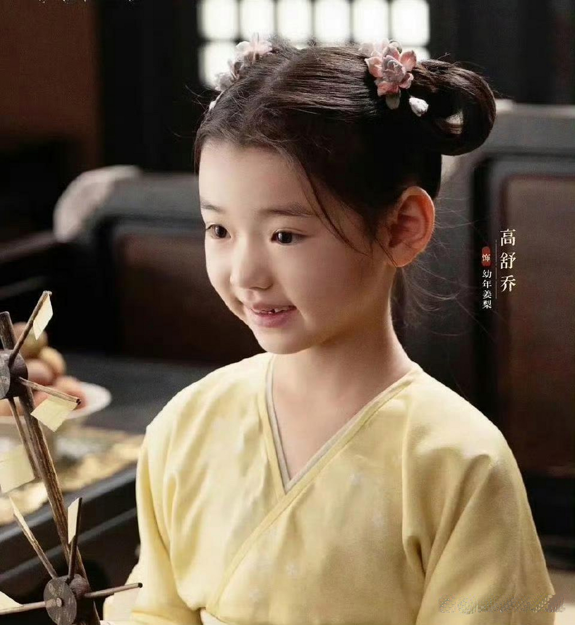 电视剧《墨雨云间》里,那个小女孩是董璇的女儿演的