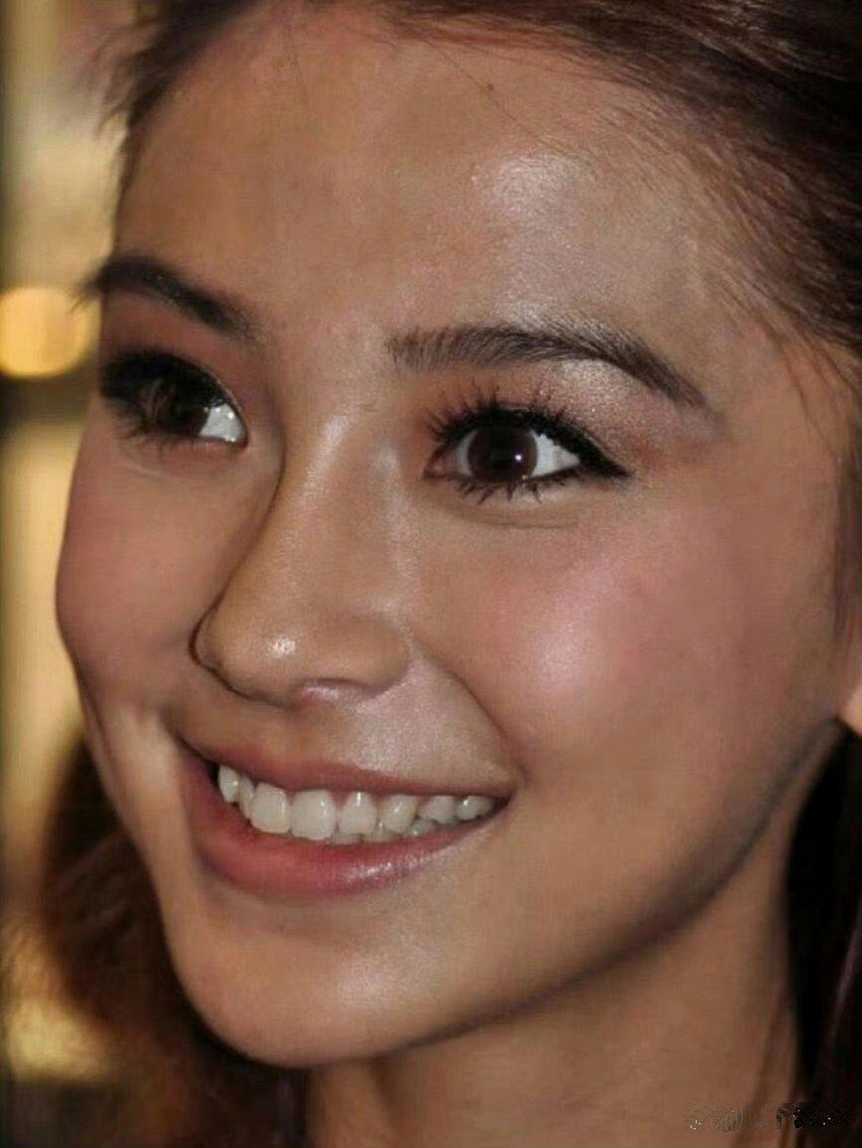 早期的angelababy照片,这也太黑了吧