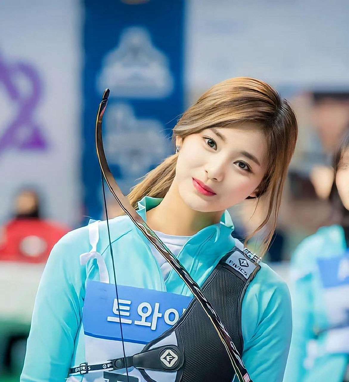 周子瑜射箭真棒,她不仅是个大美女,还有自己的粉丝团呢