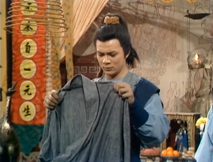 83版《射雕》:丘处机有多双标?两件事证明