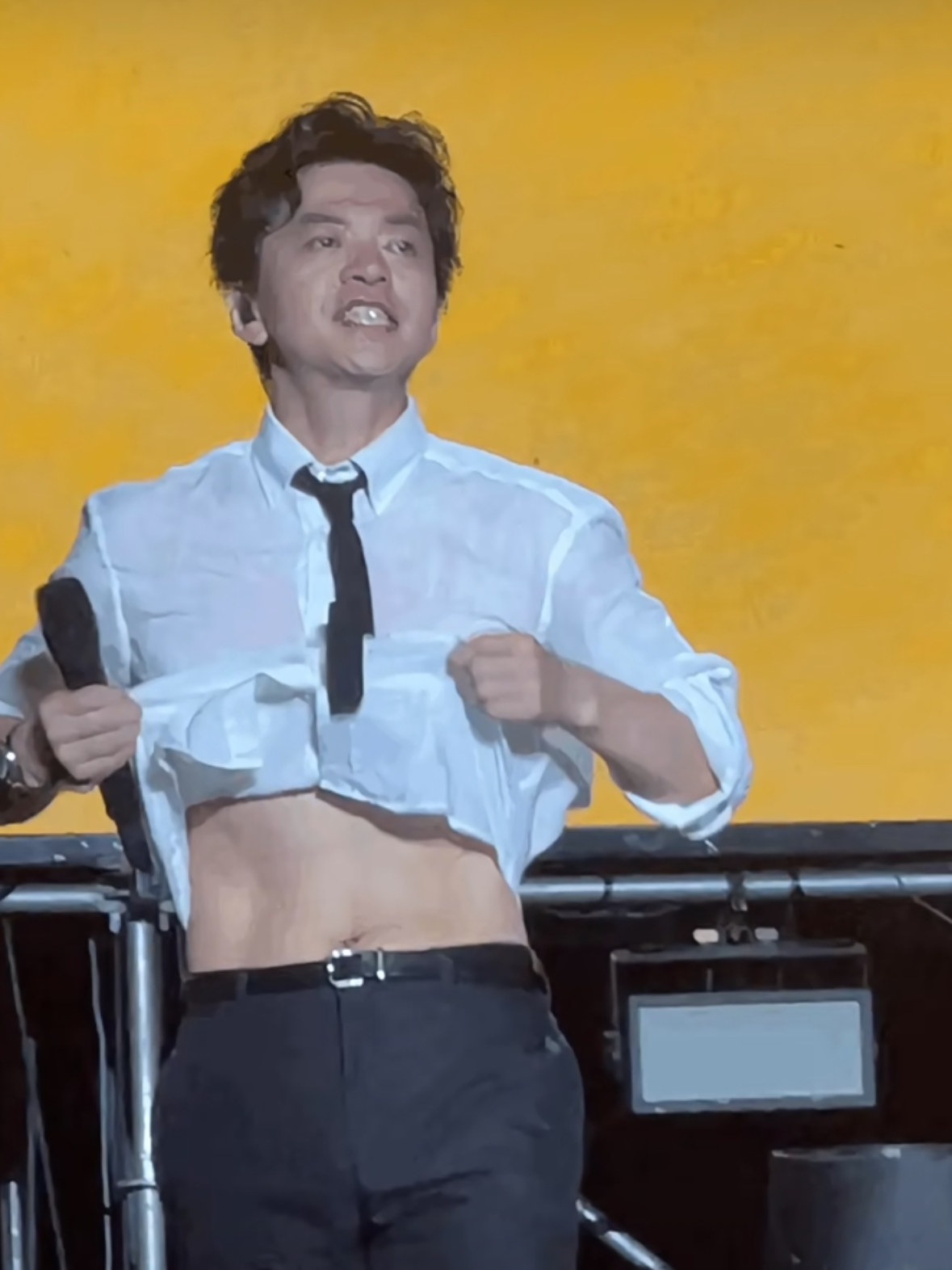 李健以后演唱会禁止开空调…