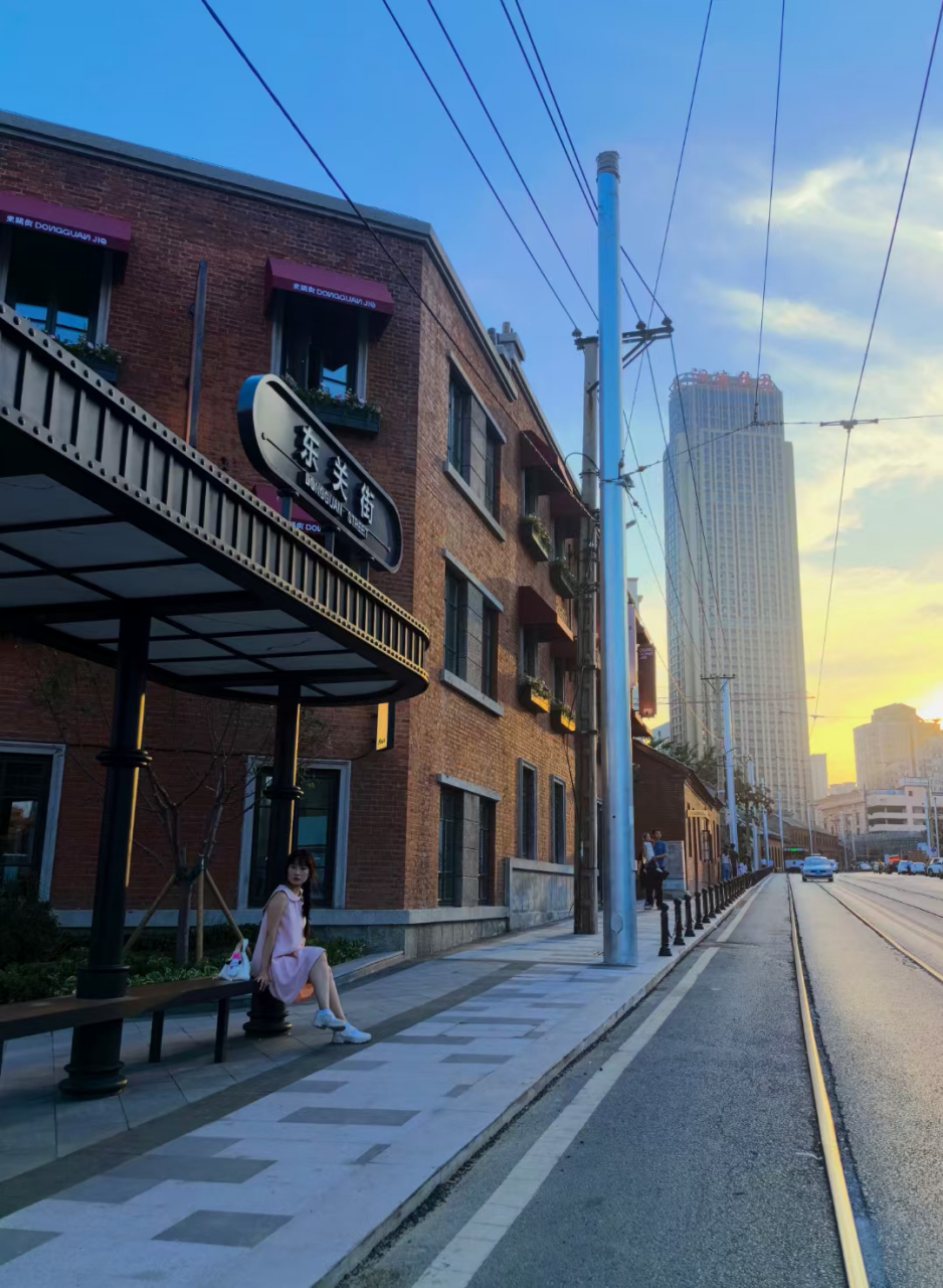 如今,东关街历史文化街区重新进行升级改造,街区在保留原有风貌弧础