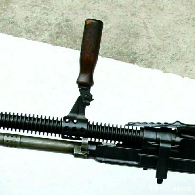 捷克式轻机枪的日本野儿子:九七式车载机枪