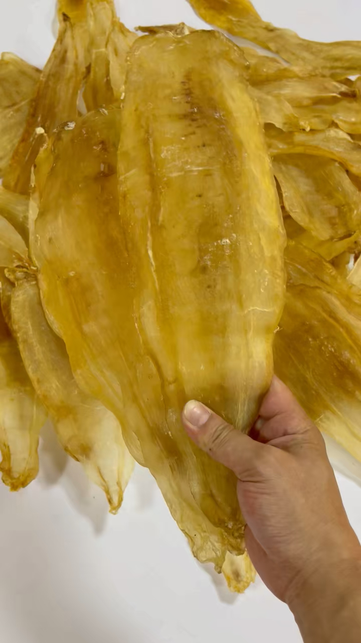 竹叶胶,平均一斤12头.竹叶胶功效是止咳化痰,价格也不贵