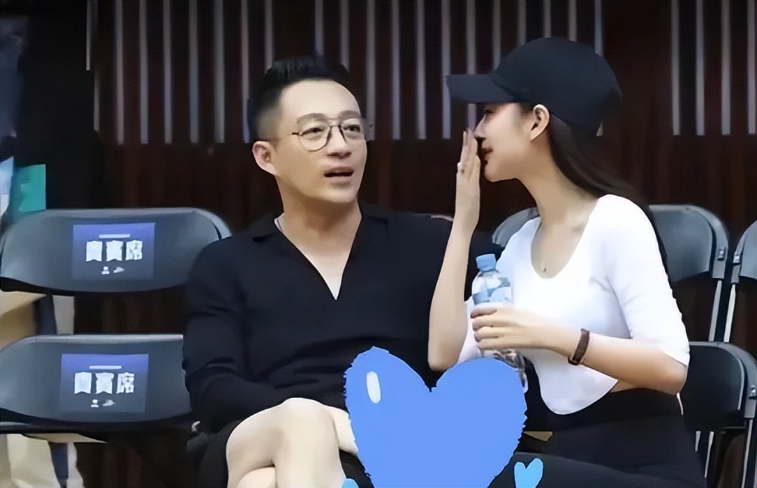 马筱梅亲吻汪小菲,汪小菲表情陶醉,这狗粮撒得也是太猛了!