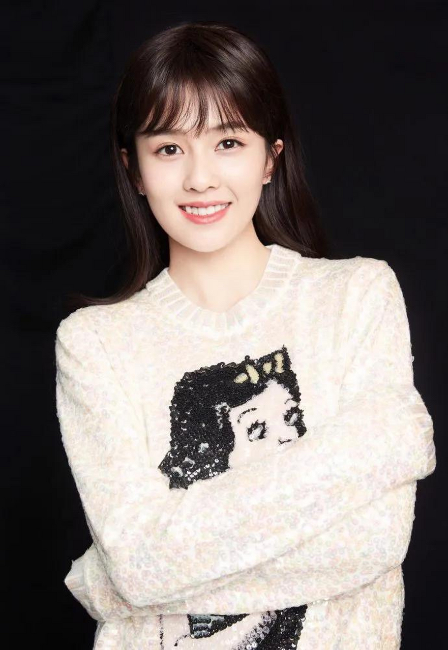 白鹿整牙是正确的选择,牙齿矫正后变漂亮很多.