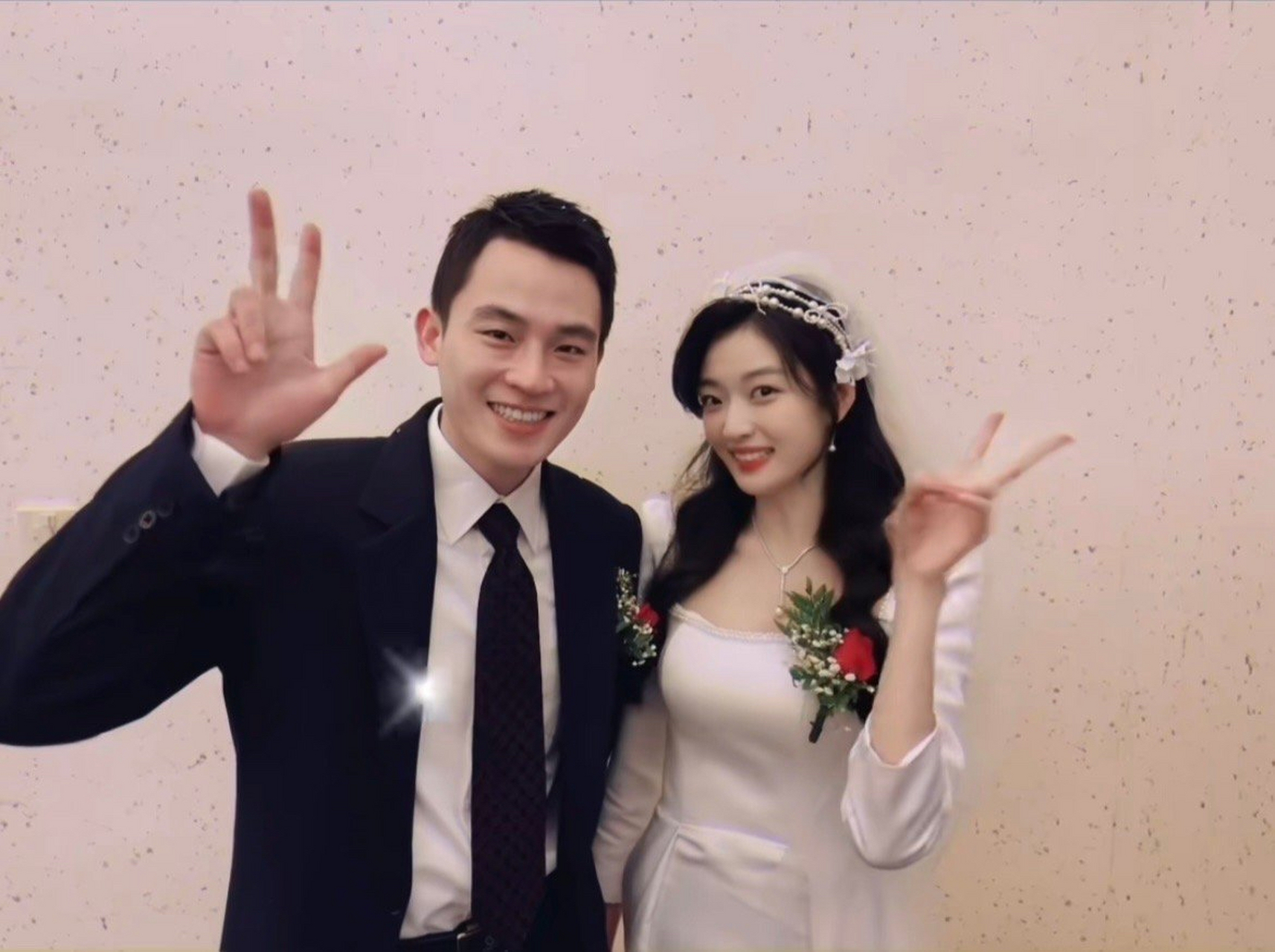 欧豪和孙千配一脸.