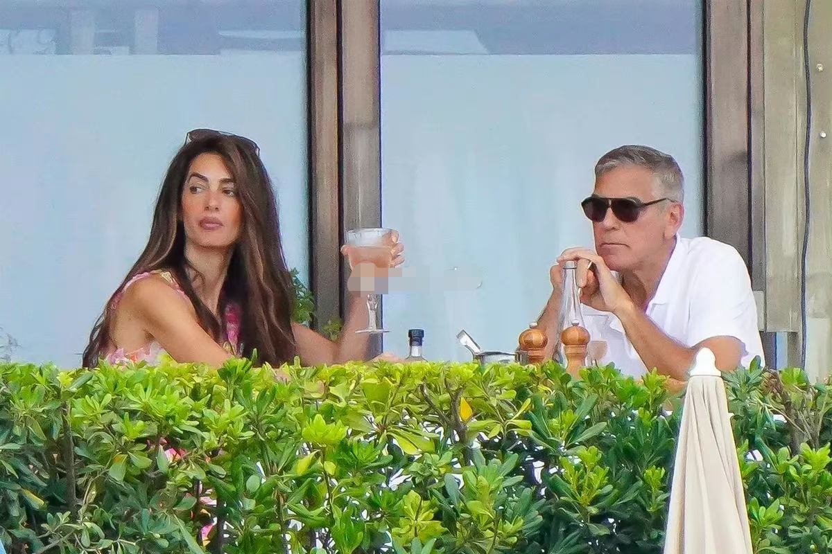 乔治·克鲁尼和太太amal在st tropez度假!