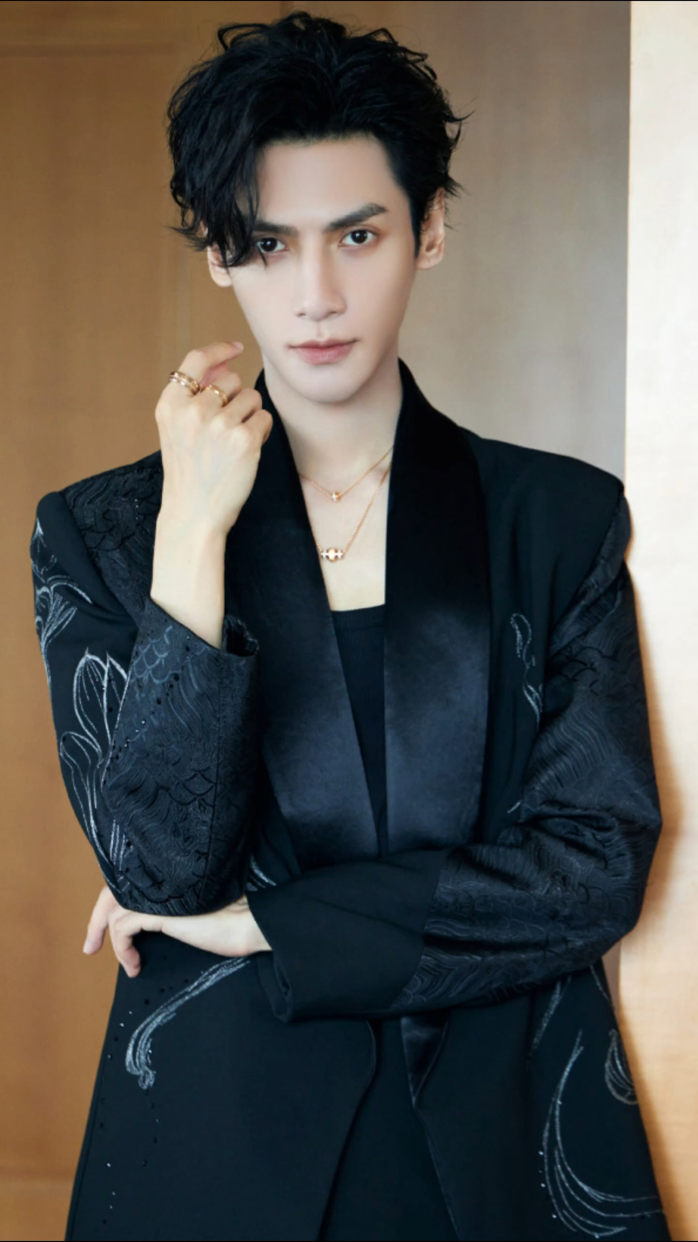 罗云熙在结婚的赛道,已经强的可怕,老婆一个比一个漂亮