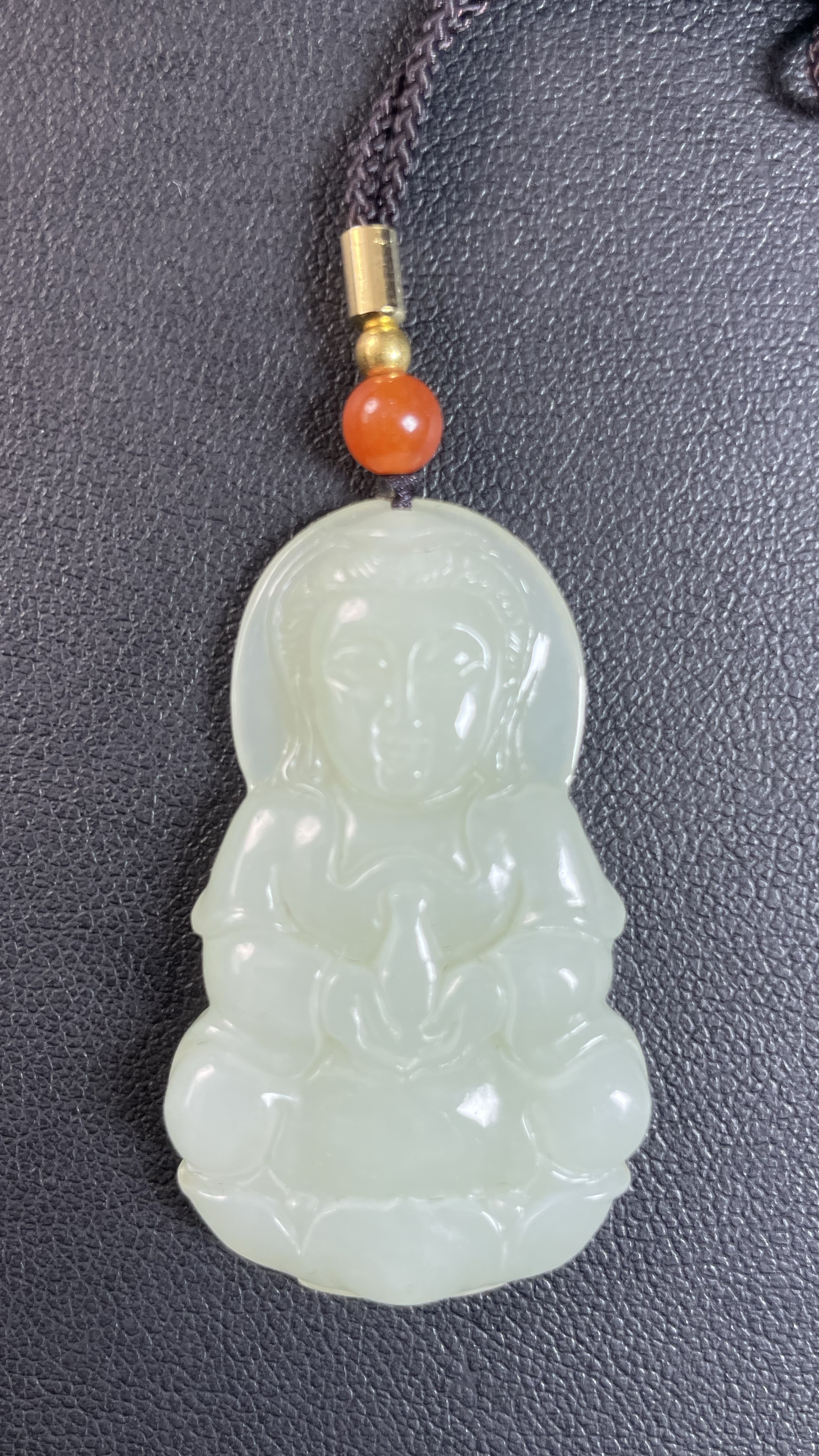 和田玉观音挂坠,和田老料,雕工精细.